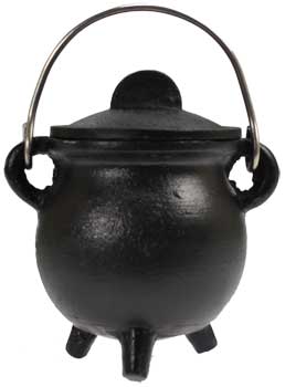 Plain cast iron cauldron w/ lid 3\"